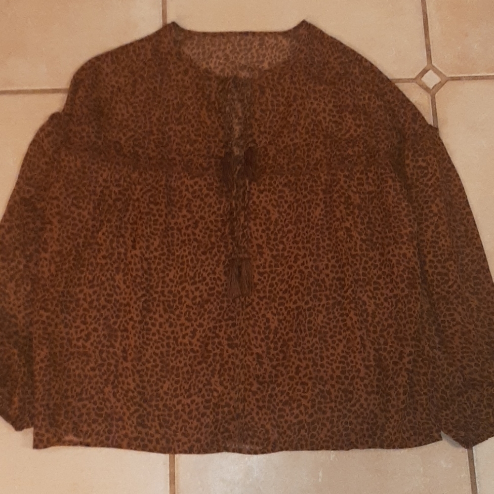 Dressy leopard shirt